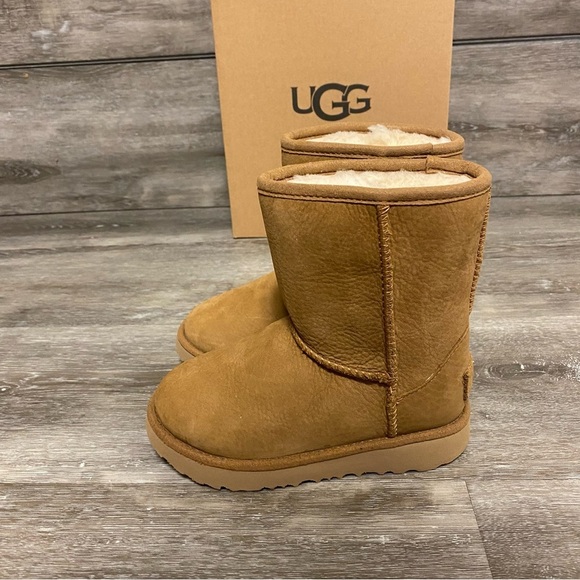 UGG | Classic Weather Short II toddler Boots Chestnut Wool Lined NEW - Picture 3 of 11